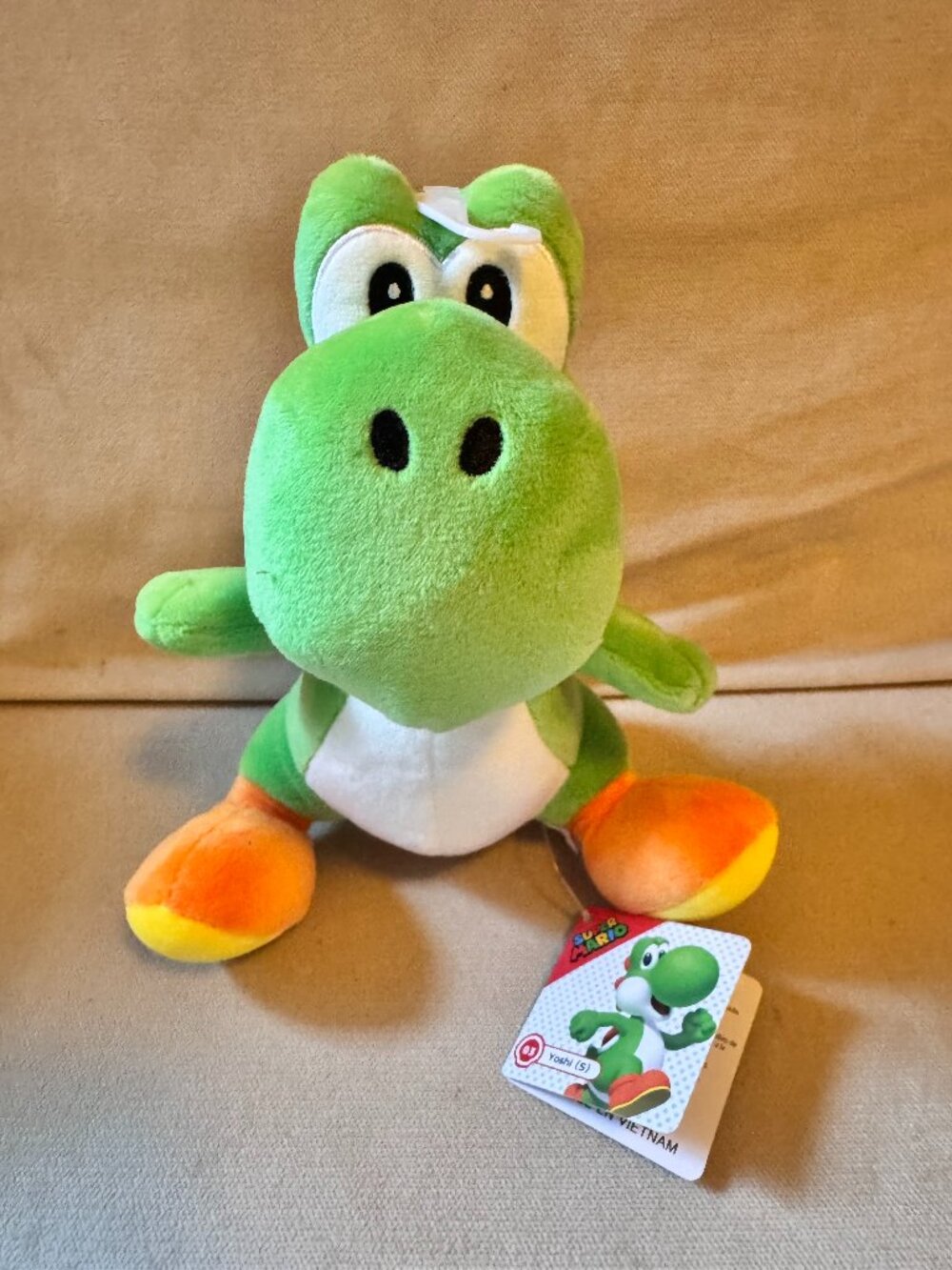 Yoshi Plushie (official Nintendo) - Super Mario Stuffed Animal - NWT